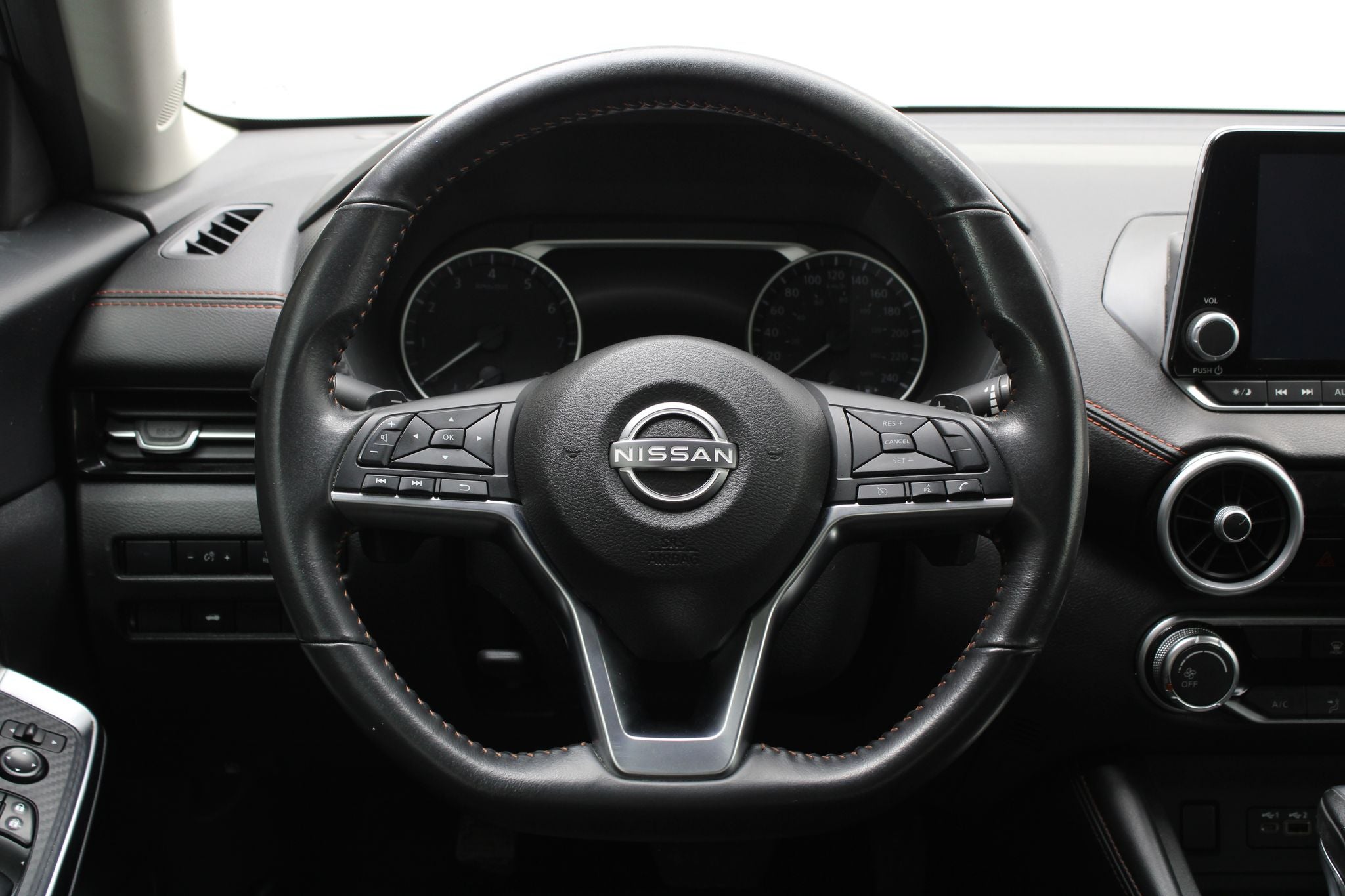 2024 Nissan Sentra 2.0 SR Bi-Tono At