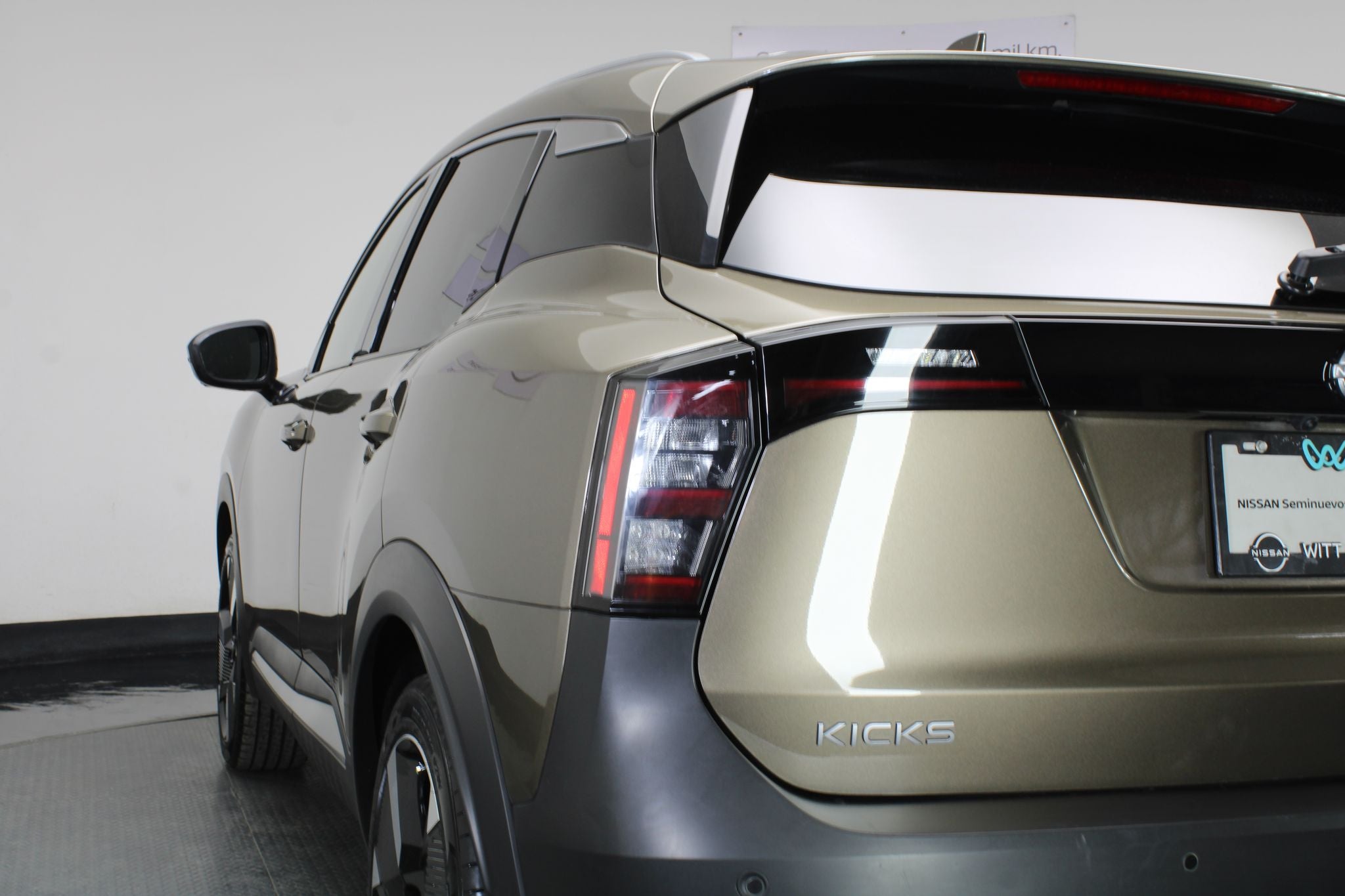 2025 Nissan Kicks 2.0 Exclusive At