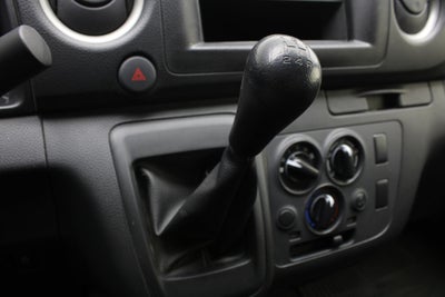 2024 Nissan Urvan 2.5 Panel Amplia AA Mt