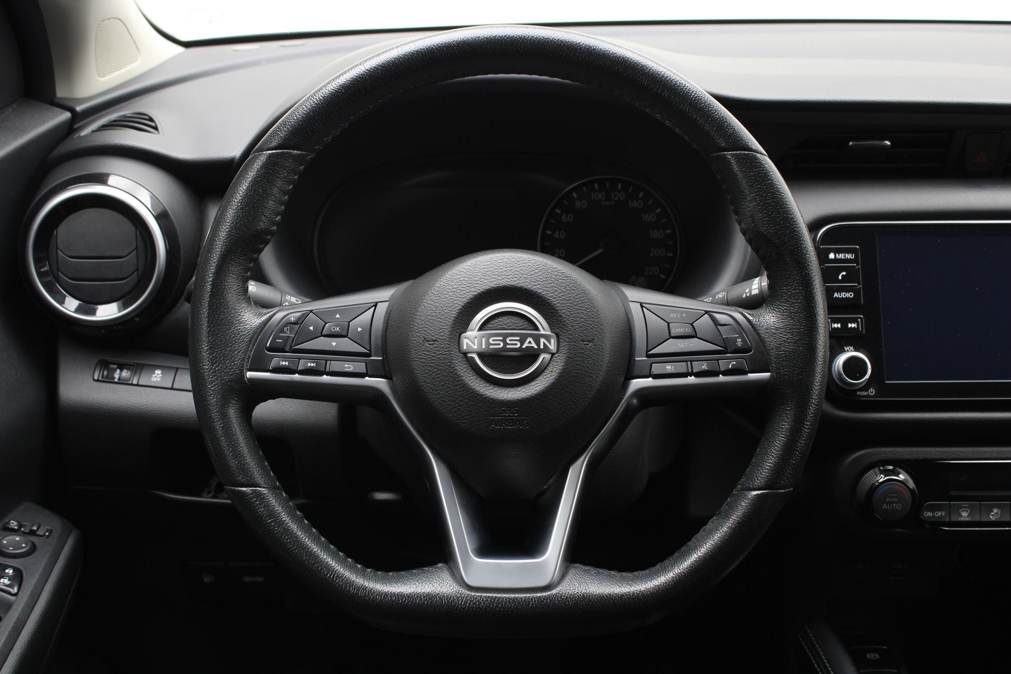 2025 Nissan Kicks E-Power Platinum At