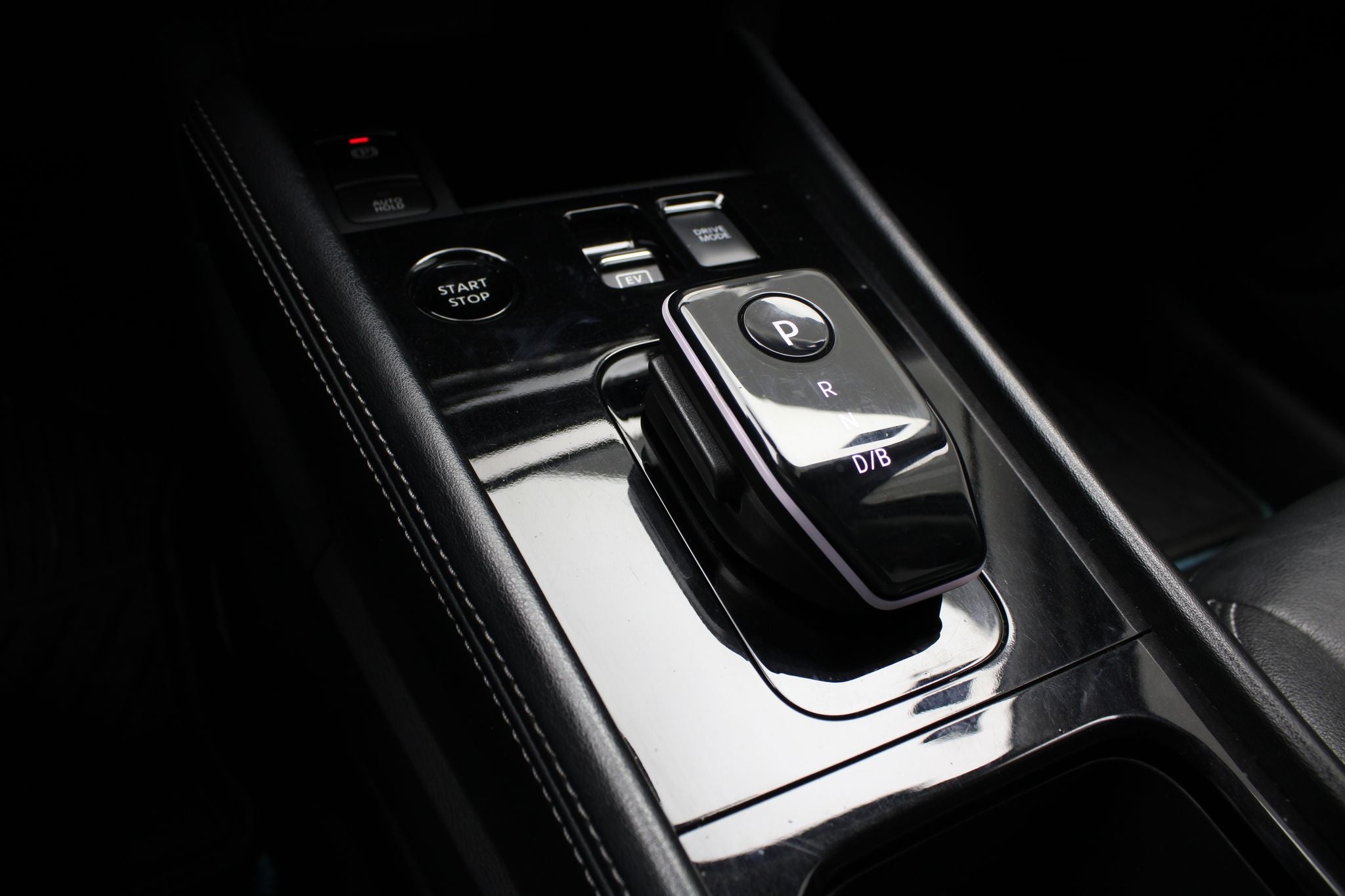 2025 Nissan Kicks E-Power Platinum At